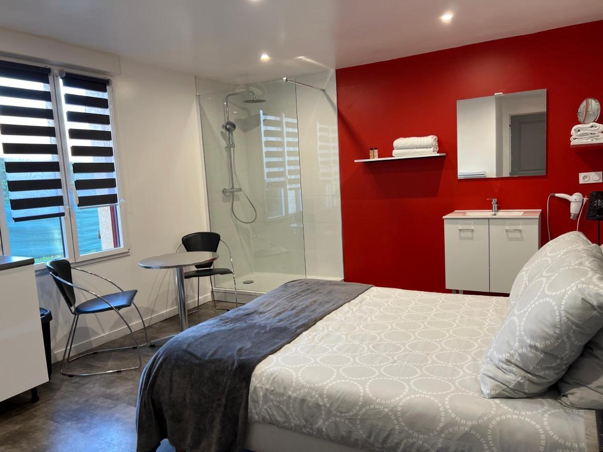 Aux Charmes 1 Bed & Breakfast Isques Екстериор снимка